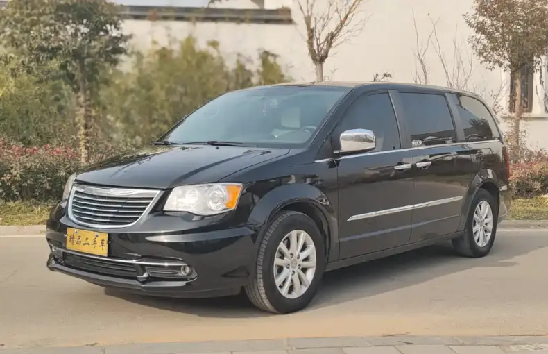 Chrysler Grand Voyager (Import) 2017 из Китая