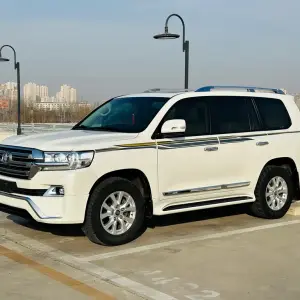 Toyota Land Cruiser 2018 из Китая