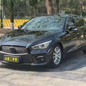 Infiniti Q50 2016 из Китая