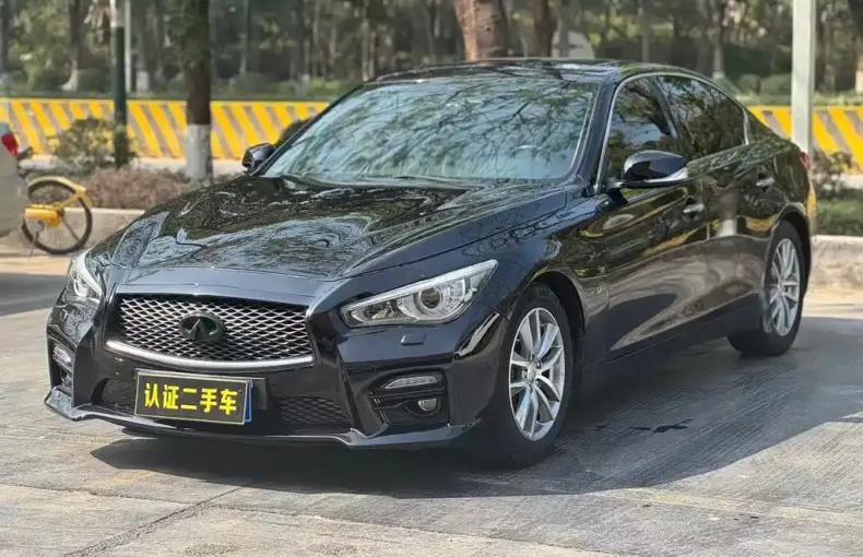 Infiniti Q50 2016 из Китая