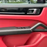 Porsche Cayenne Hybrid 2022 386 л.с. из Китая