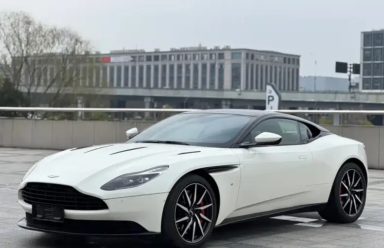 Aston Martin DB11 2017 из Китая