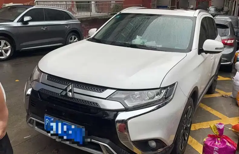 Mitsubishi Outlander 2020 из Китая