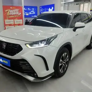 Toyota Crown Kluger 2022 из Китая