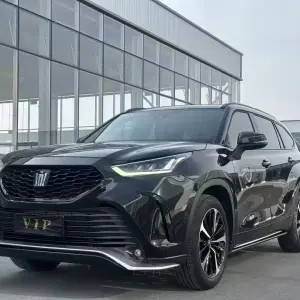 Toyota Crown Kluger 2023 из Китая