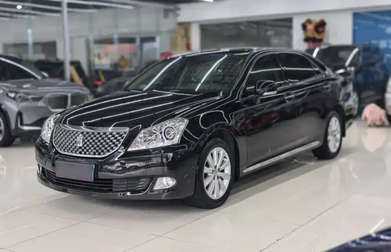 Toyota Crown 2011 из Китая