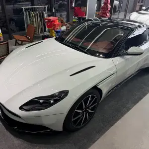 Aston Martin DB11 2018 из Китая
