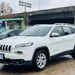 Jeep Cherokee 2018 155 л.с. из Китая