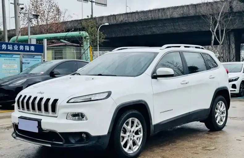 Jeep Cherokee 2018 из Китая