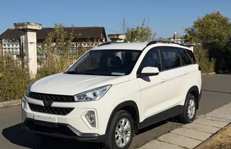Wuling Hongguang S3 2022 из Китая