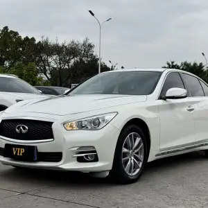 Infiniti Q50L 2016 из Китая