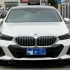 BMW 5 Series 2026 из Китая