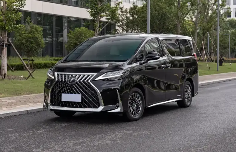 Lexus LM 2022 из Китая