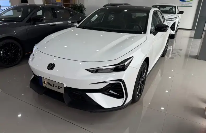 Changan UNI-V из Китая