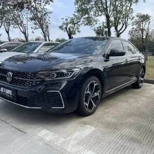 Volkswagen Passat 2023 186 л.с. — лот 57768960 из Китая
