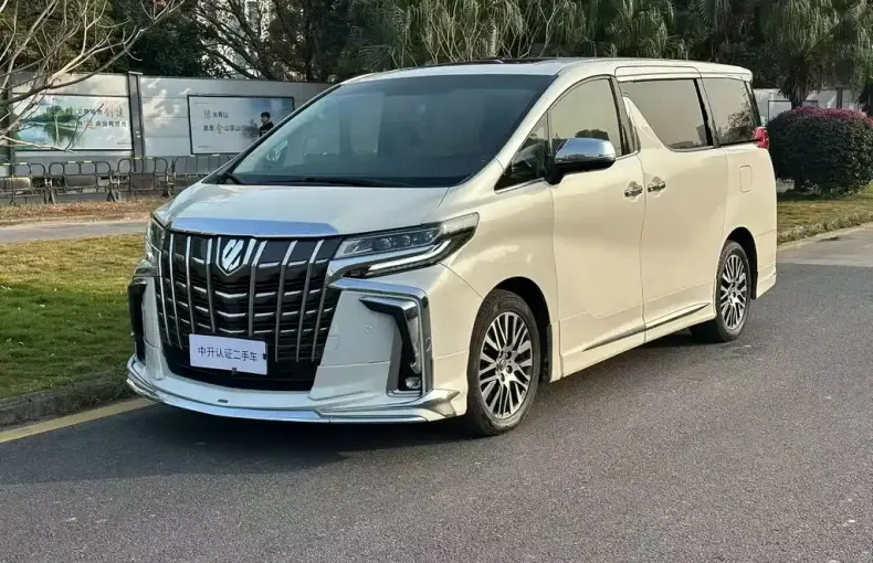 Toyota Alphard 2017 из Китая