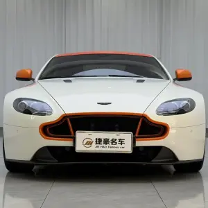 Aston Martin V8 Vantage 2019 426 л.с. из Китая
