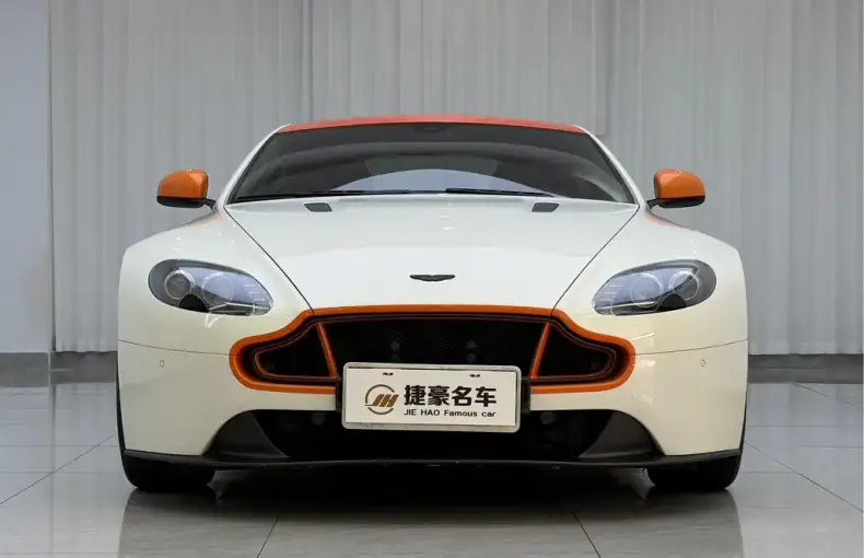 Aston Martin V8 Vantage 2019 из Китая