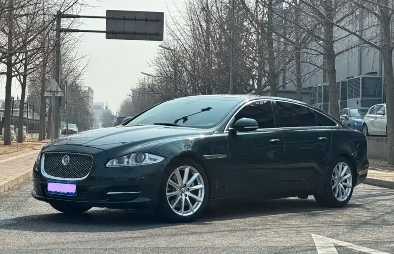 Jaguar XJ 2012 из Китая