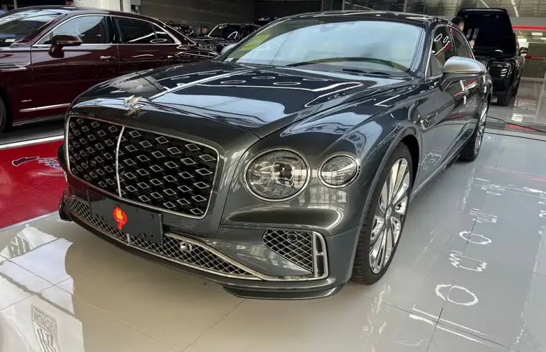 Bentley Flying Spur 2026 из Китая