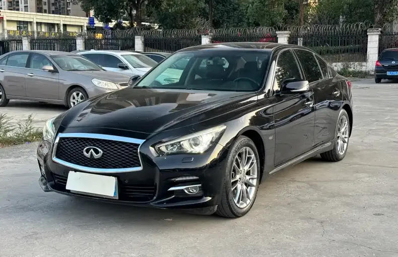 Infiniti Q50L 2017 из Китая