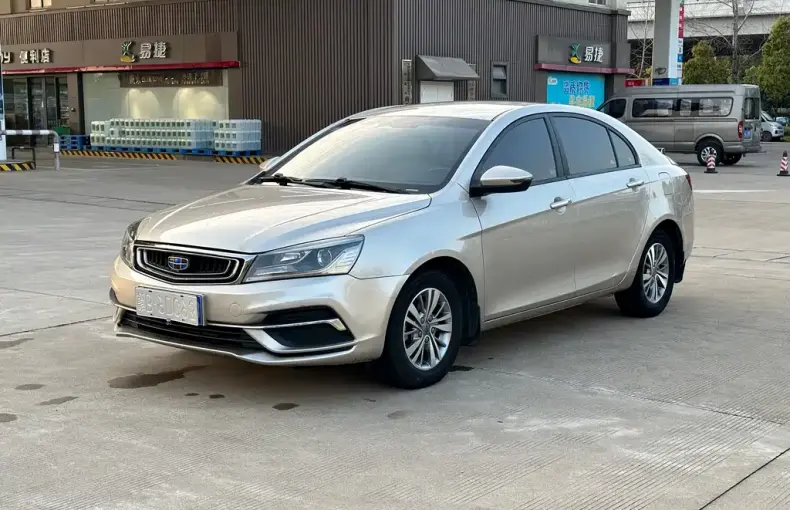 Geely Emgrand 2018 из Китая
