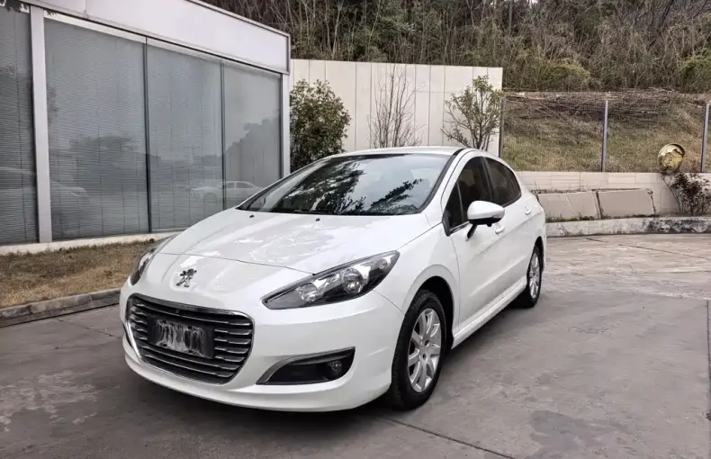 Peugeot 308 2017 из Китая
