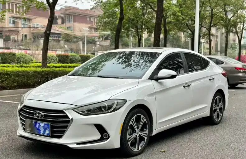 Hyundai Elantra 2018 из Китая