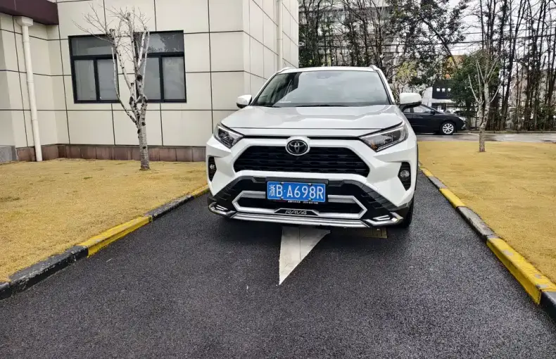 Toyota RAV4 2020 из Китая