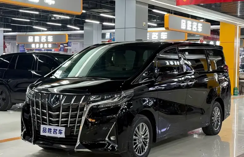 Toyota Alphard 2022 из Китая