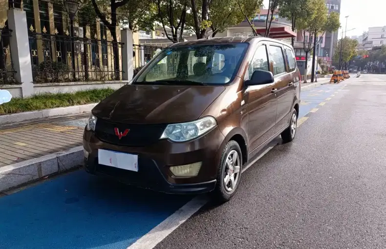 Wuling Hongguang 2016 из Китая