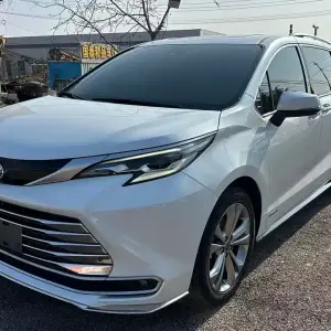 Toyota Sienna 2023 из Китая