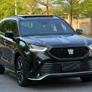 Toyota Crown Kluger 2023 из Китая