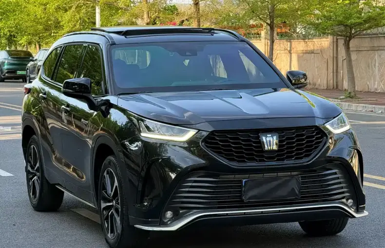 Toyota Crown Kluger 2023 из Китая