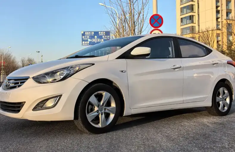 Hyundai Elantra Langdong 2013 из Китая
