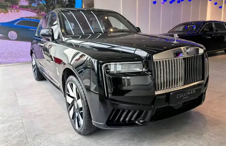 Rolls-Royce Cullinan из Китая