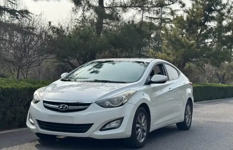 Hyundai Elantra Langdong 2015 из Китая