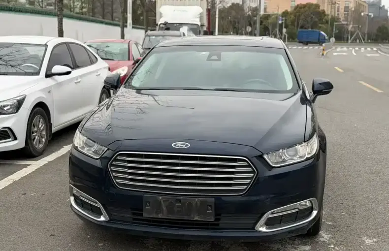 Ford Taurus 2016 из Китая
