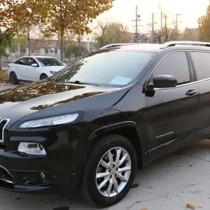 Jeep Cherokee 2017 из Китая