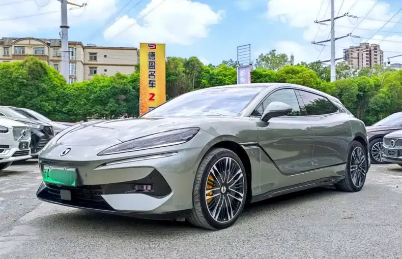 Denza Denza Z9GT 2024 из Китая