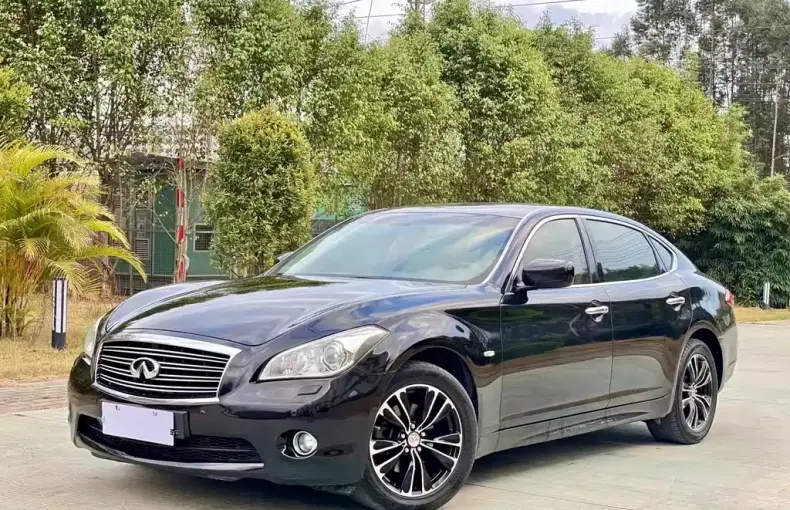 Infiniti M 2013 из Китая