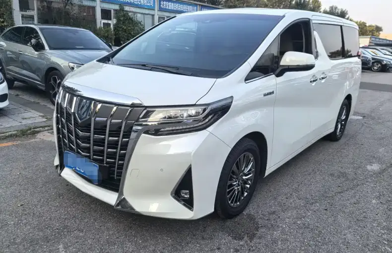 Toyota Alphard 2021 из Китая