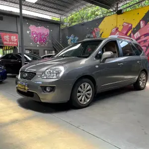 Kia Carens 2010 из Китая