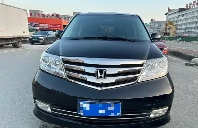 Honda Elysion 2015 из Китая
