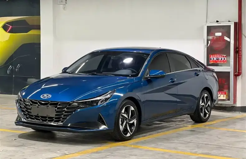 Hyundai Elantra 2023 из Китая