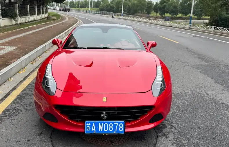 Ferrari California T 2011 из Китая
