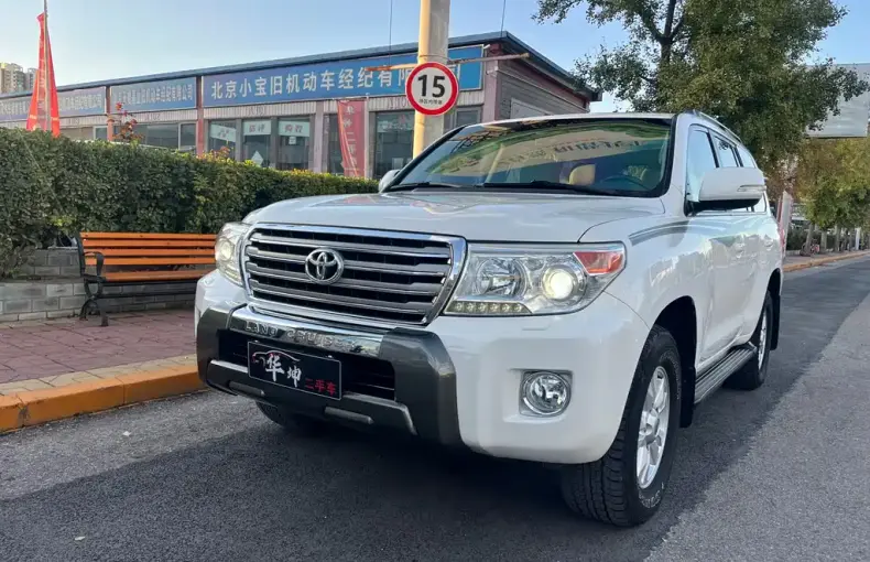 Toyota Land Cruiser 2014 из Китая