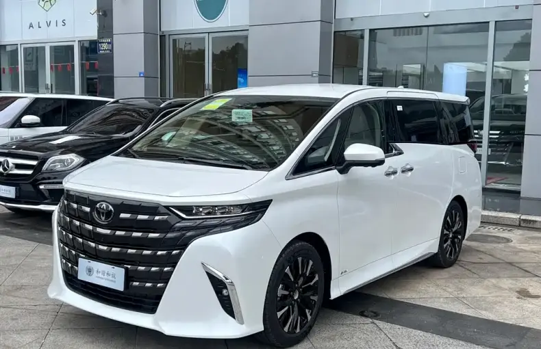 Toyota Alphard из Китая
