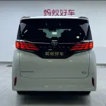 Toyota Alphard 2023 из Китая