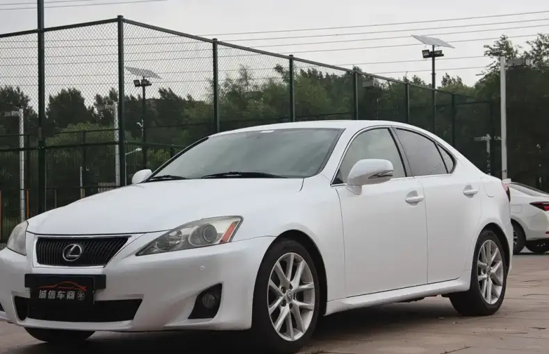 Lexus IS 2012 из Китая